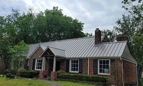 Newly installed asphalt shingle roof on a Knoxville home